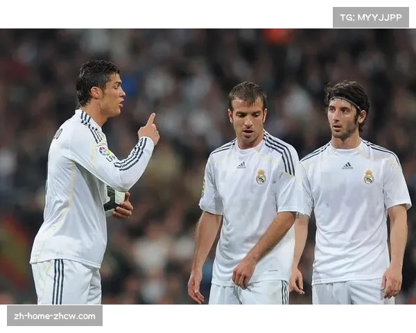 埃基蒂克感恩科纳特帮助融入球场 并透露C罗是他关注的首位球星 埃基蒂克感恩科纳特帮助融入球场 并透露C罗是他关注的首位球星